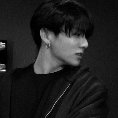 Parody - The fiery passion and passionate splash add an extraordinary impression to him, the golden voice that is so enchanting belongs to Jeon Jungkook.