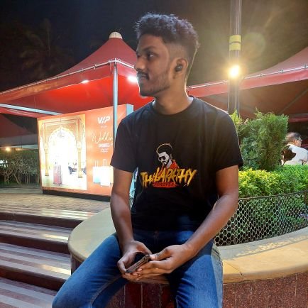 sachinambekar04's profile picture. love to play and watch 🏏