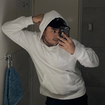 pelaezleo's profile picture. 