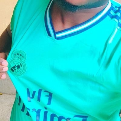 Follow et jette un cou d'œil à mon tweet épinglé !
Med💊 Real Madrid fan 🤍 Hala Madrid