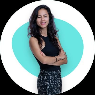 💻 | Curiosa por defecto y autodidacta por amor al saber. | Consultora de comunicación, marketing y publicidad para el sector jurídico | ⚖️
