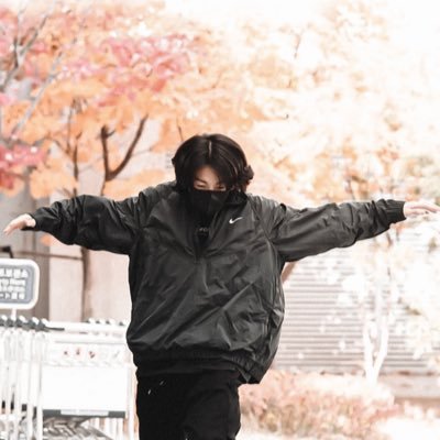 aomjkkkkk's profile picture. just trust me🐰💜