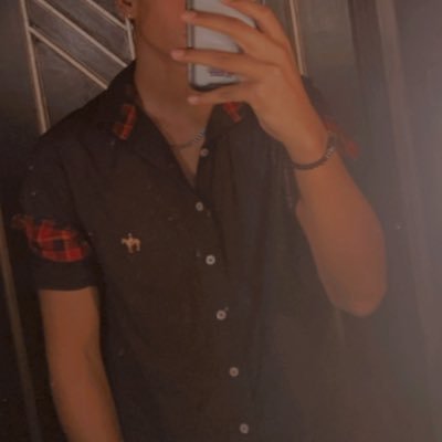 cheviissdead's profile picture. 