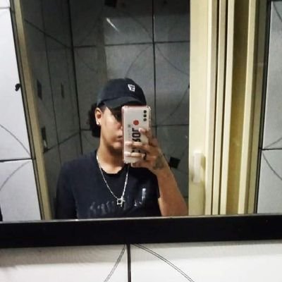 Tudo Posso Naquele Que Me Fortalece🙏🏽 
Ele/Dele🏳️‍🌈Libriano♎Sapatão🌈 Solteiro🙅🏽
Mirella ❤️
Anthony💙
Kevin 💚
