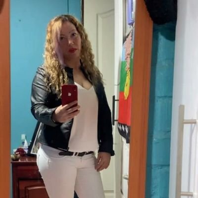 Carolin88395148's profile picture. si vas a voltear atrás. que sea solo para ver lo lejos que has llegado ✌️100% mamá de 2 🐥🐤🥰
