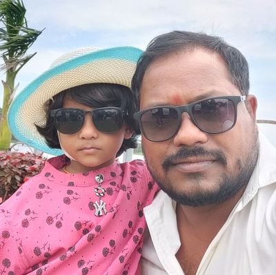 BRakesh41835844's profile picture. आजकल  खुशबू आ रही है बनावटी फूलों से सच्चाई और सच्चाई छुपाई जा रही है झूठी  वसूल स