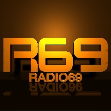 we are an online radio station we broadcast on twitch and on youtube there will be remixes that we make for you we mainly base ourselves on the techno of 1990 a