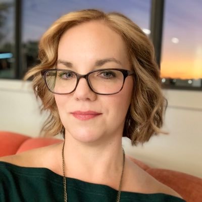 Interior Designer 📐📝Mom of Two Beautiful Young Women 💛💜Lover of Books 📚Longing for the Beach ☀️🌊🏖️