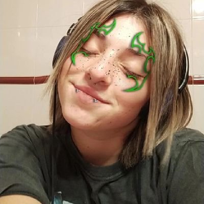 adeladanns's profile picture. 