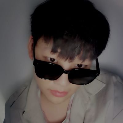 SL0517SY's profile picture. 
