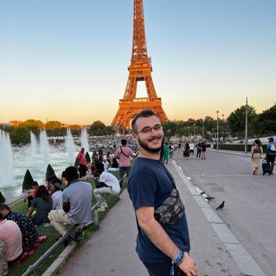 adria_sc's profile picture. PhD at IBMB-CSIC. Structural Biology 🧬 trying to solve molecular machines structure by cryo-EM ❄️ and X-ray crystallography. He/him