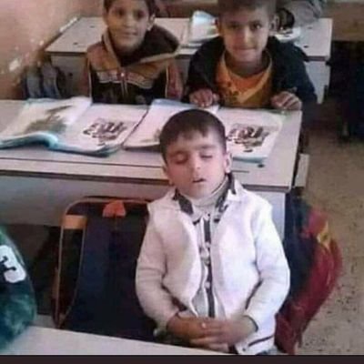 Çok düşün, az konuş, her konuşanı dinle, bilgin olsa da sus, bilgin yoksa da öğren. Kalıplardan kurtul.
Primary School Teacher