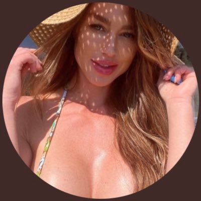 elizarosewatzsn's profile picture. English model/gym rat. built not bought 🏋️‍♀️ business enquiries eliza@angelsmgmt.com click below for exclusive content ↙️