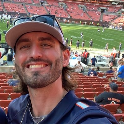 just a guy wanting a Bears Super Bowl #Beardahn