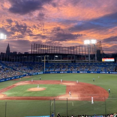 生まれた時から燕党。基本箱推し。底なし#12沼で潜水中。#4#76#67#32#2#19#60推し強め。神宮専用機。やきう時々バスケ🌊🐎。無言フォロー失礼します。スワ仲間フォロー大歓迎です。
