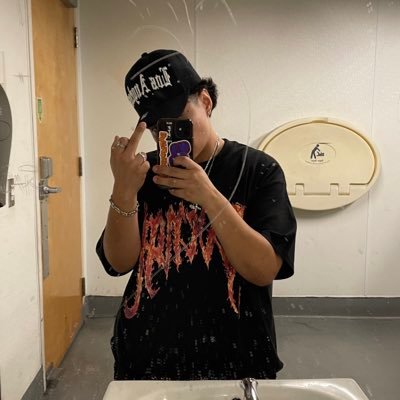 lowlifevandal's profile picture. ig:mustybone