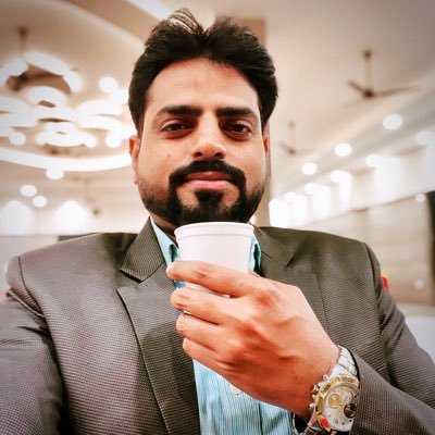 I'm a web geek, solo entrepreneur, and love true journalism 🤞 Tweets are personal | RTs not endorsements