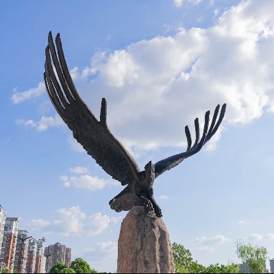 这里是中国江西鹰潭
有中华道都、世界铜都、智慧美城的美名,
自古庠序不绝 ,书院林立,
是中国优秀旅游城市、国家园林城市、国家森林城市