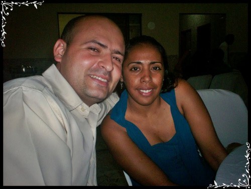 Sou filha de um Deus vivo, esposa do Sandro, mãe da Nathiely,laís e livia.