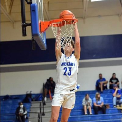 GPA 4.0 | 6’8 PF | 210 lbs |  C/O 2024| Friendswood HS | Hurricanes Elite | 2nd team all district | cell number 409-978-6931