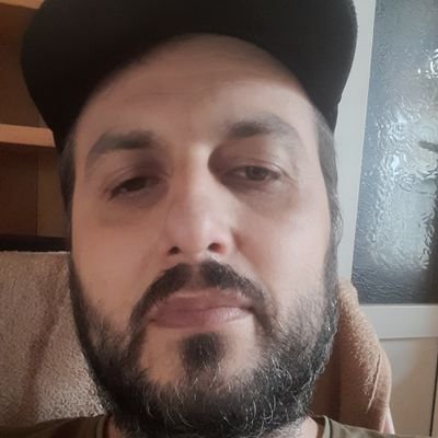 Turcudanut1's profile picture. brunet 1,80,ochi caprui