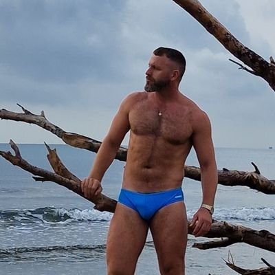 nakedmarius84's profile picture. Romanian 🇷🇴 profesional masseur