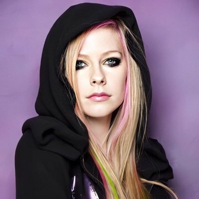 one of the honest Taynika stans! and yes I still stan Avril!