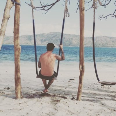 irrabcn's profile picture. Aviación como pasión,con la vista siempre en el cielo,piloto virtual de @spanairvirtual_ y @virtualvlg estudiante de aeromecánica aeronáutica TMB0🛫