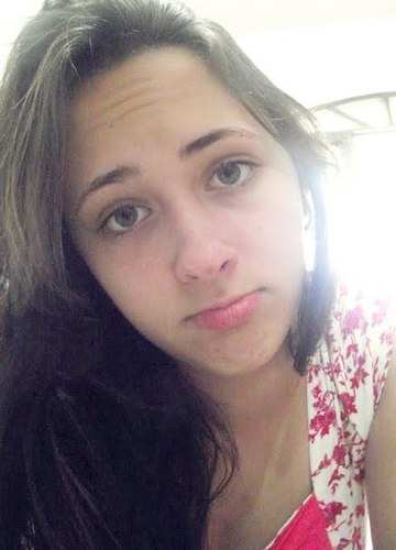 O que você tem, todo mundo pode ter. Mas o que você é, ninguém pode ser. Clarice Lispector
