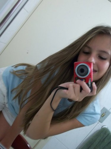 Sorria bonito e deixe os outros quererem descobrir qual é o segredo que faz você rir.