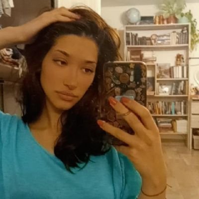 misskweenn's profile picture. 🐉