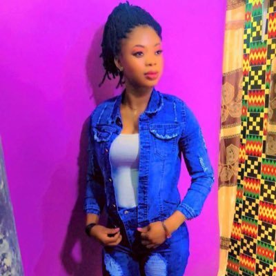 ave_vicentia's profile picture. 