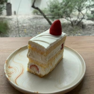 マレーシアへ新卒就職し6年目👀KLエリアの日常/中華系マレーシア人と結婚/食/最近はほぼ自炊/カフェ/中国茶/映画鑑賞/読書/ピラティス/お花/マレーシアでお仕事探してる人いたらタイミング合えばご紹介できるかも？/HSK勉強中/マレーシアでStarlight ceilingの設置、デザインもご紹介出来ます☺️