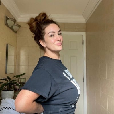 I'm a sex worker Straight and Outspoken... Living Life to the Fullest and I'd only love to talk about Politics