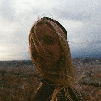 anaisberg6's profile picture. plant based. 
yoga/hiit/cooking.
web dev/SE.