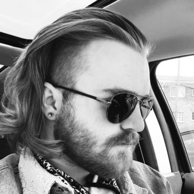 inmedias_rez's profile picture. 我艹