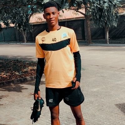 Player at Midas Football Academy @midasfanigeria  🟠 |👕40 | Manchester City Fan 💙.