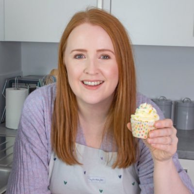 Indulgent bakes and tasty cakes for every occasion! UK based baking blogger, a mum and a vegetarian