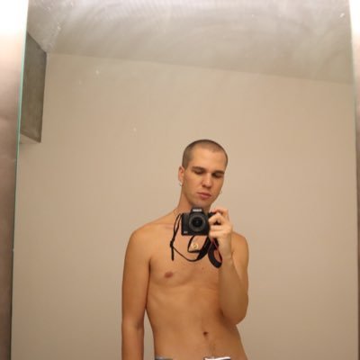 _oueston's profile picture. 📍Los Angeles ♋️ Cancer