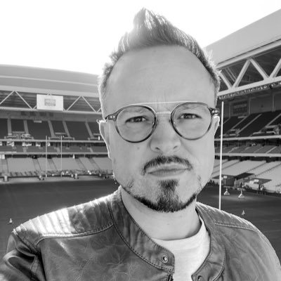 Père de famille et citoyen engagé. Tweet sur le sport (un peu), la politique (beaucoup) et sur la France (passionnément) #TeamBSH