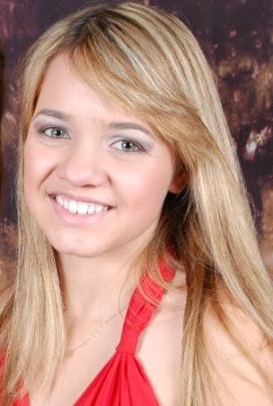 -Viva simplesmente, Ame generosamente, 
Cuide profundamente e Fale gentilmente....... 
ooo restoo , DEUS FAAZ ! (: