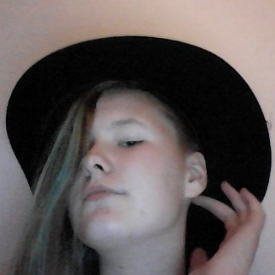 Hello changing this bio to english cus i now plan to post
i'm that one norwegian tss cosplayer with the weird finger
i like singing just a bit to much