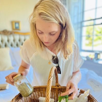 Foraging instructor. Wild food, fermentation and all things bread. @freyaforages