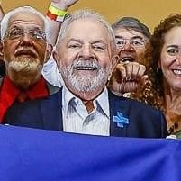 Somos profissionais da saúde com Lula 🐙 Somos SUS! Somos democracia! SDV