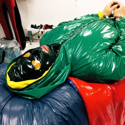 peng37286388's profile picture. play in rubber, live in nylon!