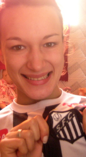 • Esposa do @NoBru_S, Coxa Branca,que vibra quando seu time está em campo,não leva desaforos pra casa,defende seu time e quem ama como unhas e dentes