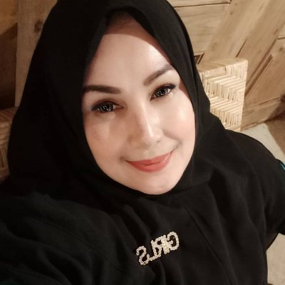 Janda tua 48 tahun. muslimah berhijab