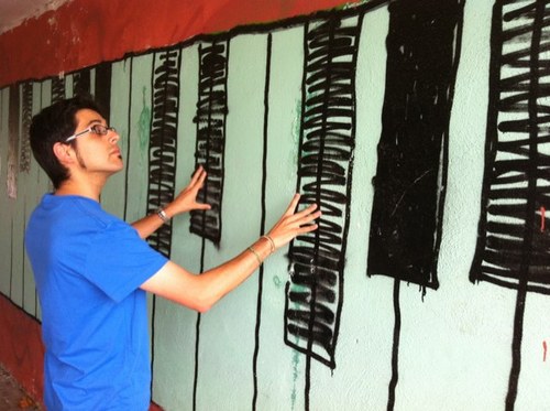 alextorano's profile picture. Sólo hay dos palabras que te abrirán puertas: tire y empuje. ¡Tomémonos la vida con buen humor! Total, no saldremos vivos de ella...