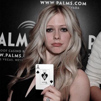 𝐴𝑣𝑟𝑖𝑙 𝑅𝑎𝑚𝑜𝑛𝑎 𝐿𝑎𝑣𝑖𝑔𝑛𝑒 | 𝑠𝑖𝑛𝑔𝑒𝑟 - 𝑚𝑜𝑟𝘩𝑒𝑟𝑓𝑢𝑐𝑘𝑖𝑛 𝑝𝑟𝑖𝑛𝑐𝑒𝑠𝑠, 𝟾𝟺'𝑠
