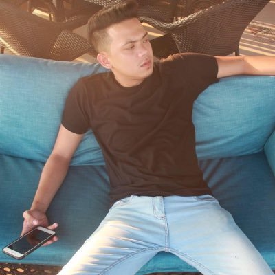 FranLeviPineda's profile picture. We just have one life, keep it simple.